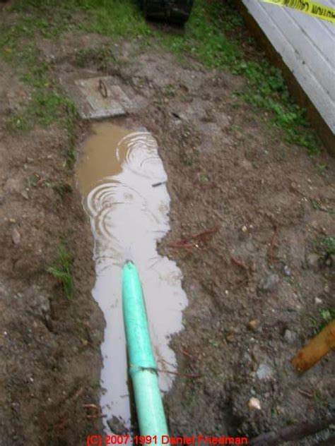 septic tank leaking into yard|Septic Tank Water Pooling In Yard: Reasons And。